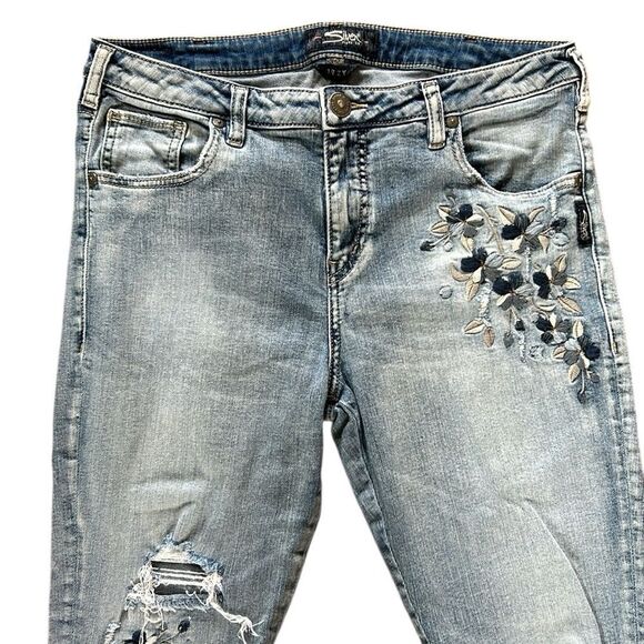 Silver Izzy Ankle Skinny Embroidered Lightwash Jeans - Picture 1 of 10